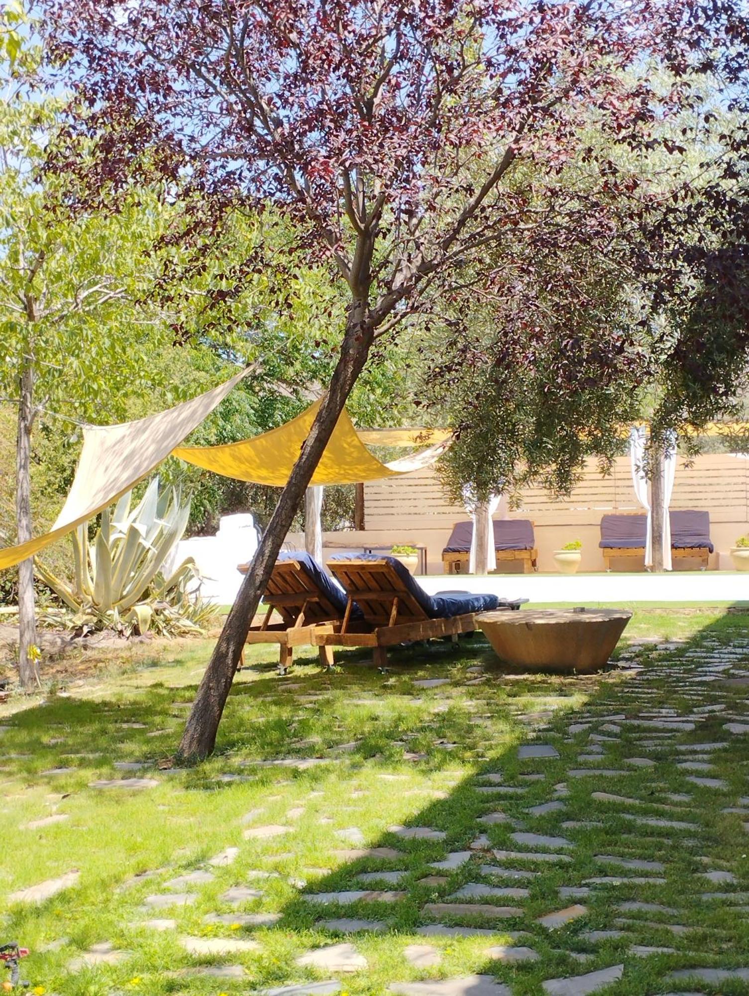 Hotel Finca Aldabra Pinos Genil Bagian luar foto